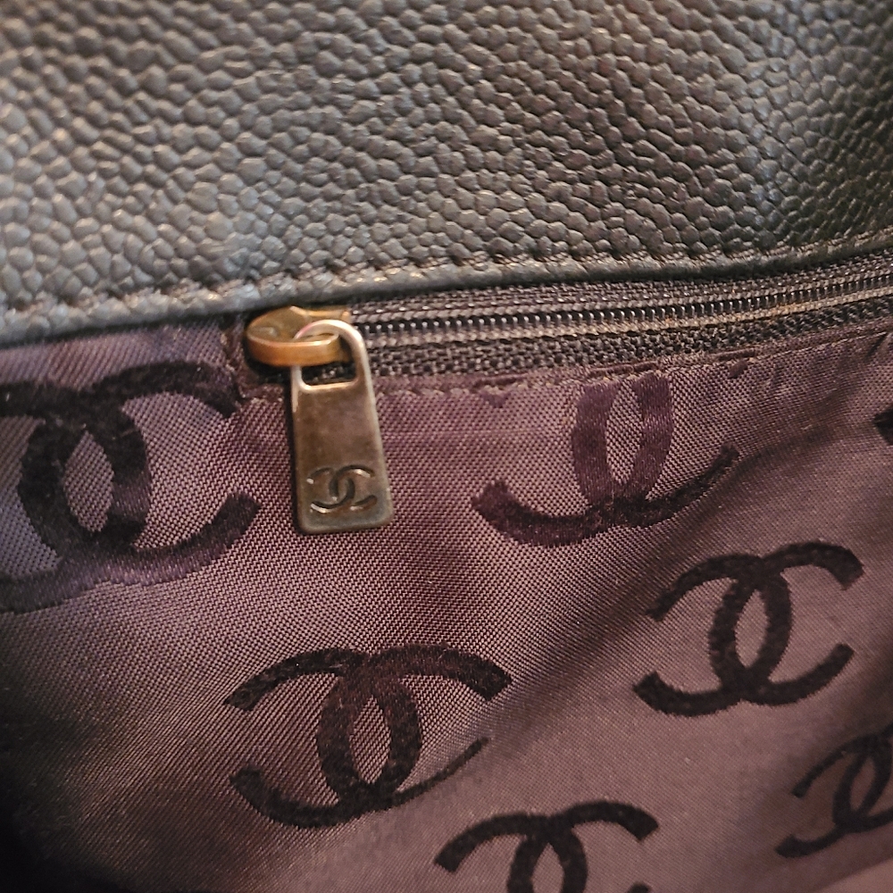 Vintage Chanel Executive Black Caviar Silver Hardware Tote - Picture 12 of 16